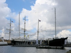 Somewhat ironically, in this shot, with part of the Veronica name obscured, 