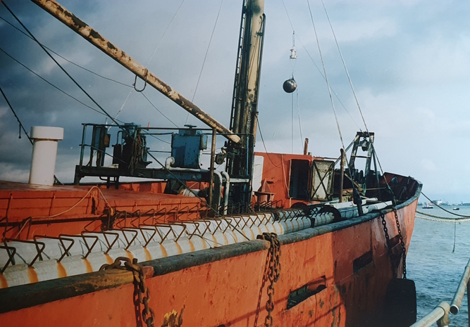 Communicator Starboard Side