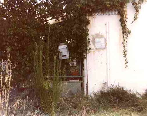 Ex-Radio Midi Villa front gate